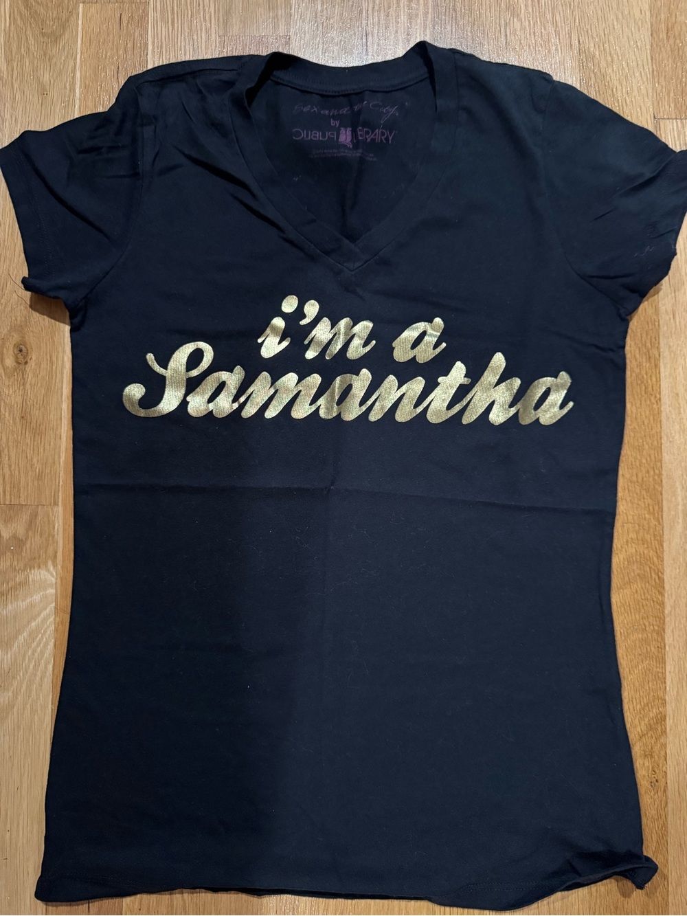 Black V-Neck Tee with Gold "I'm a Samantha" Script - Women's Short Sleeve